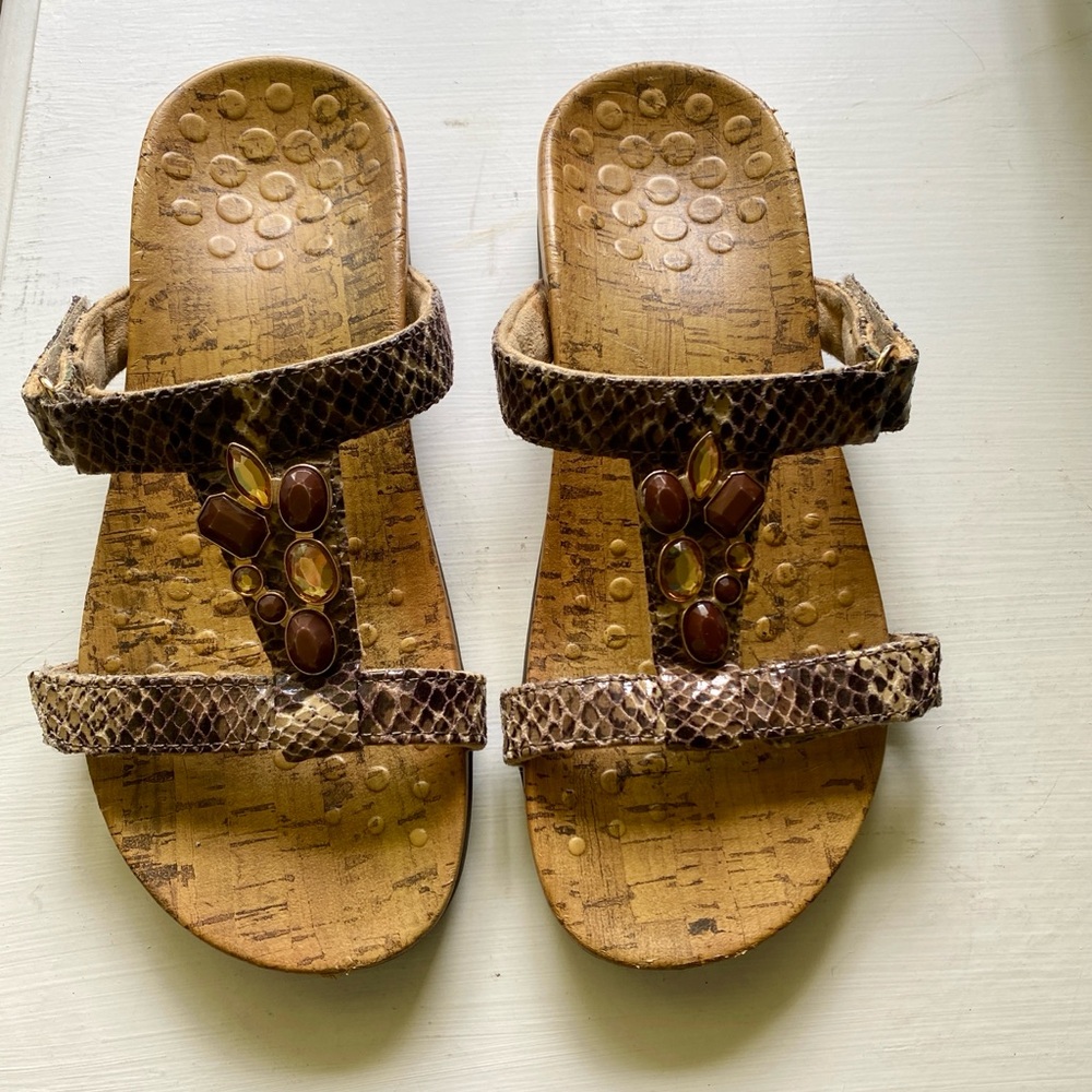 Vionic Snakeskin Leather Embellished Sandals Brown 5